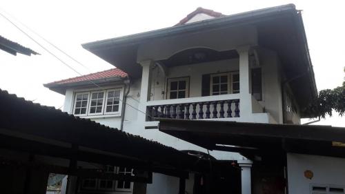 รีโนเวทปรับปรุงบ้านทั้งหลัง รีโมเดลลิ่งหลังงคา และ ต่อเติมบ้าน  รามอินทรา